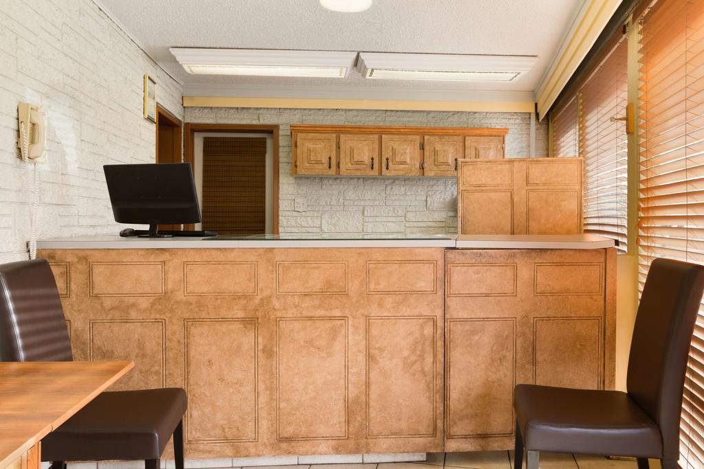 Thriftlodge Calgary North ภายนอก รูปภาพ
